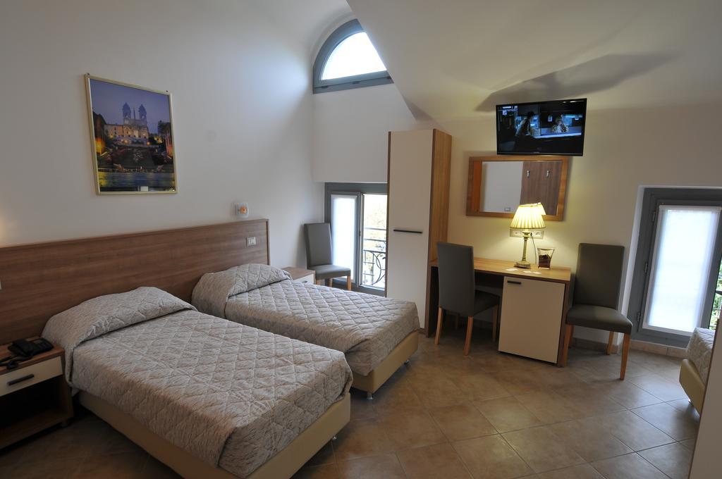 Hotel Montecarlo Milano Phòng bức ảnh