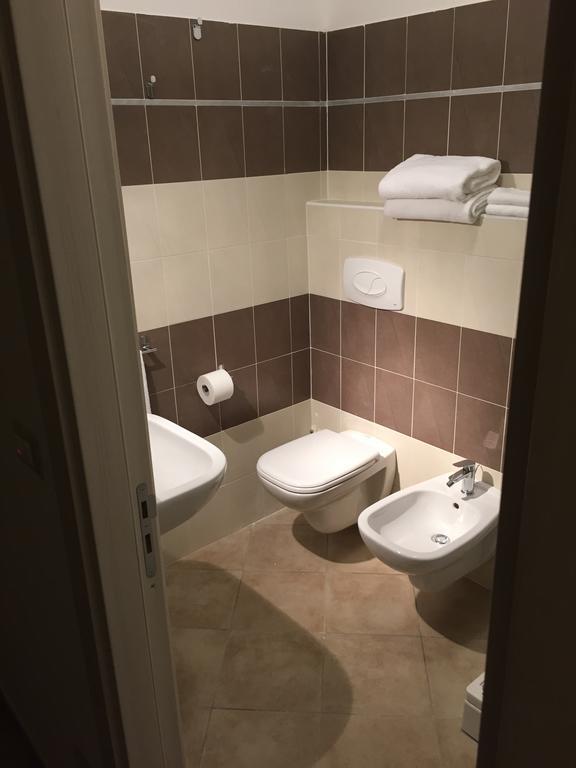 Hotel Montecarlo Milano Phòng bức ảnh