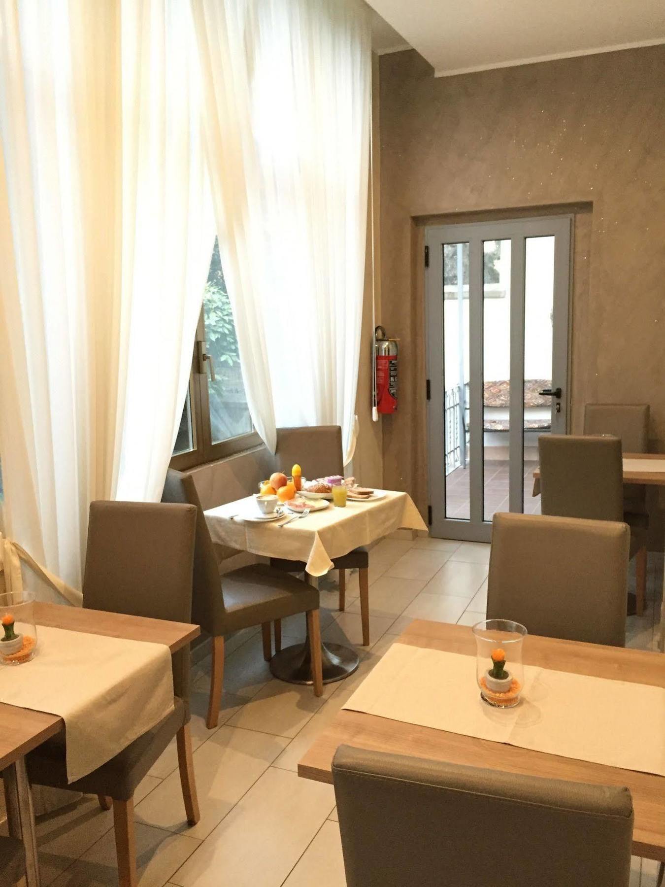 Hotel Montecarlo Milano Ngoại thất bức ảnh